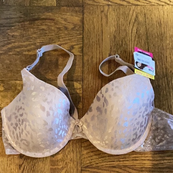 Maidenform Other - Maidenform bra size 38B new with tags lightly lined underwire slight pattern new